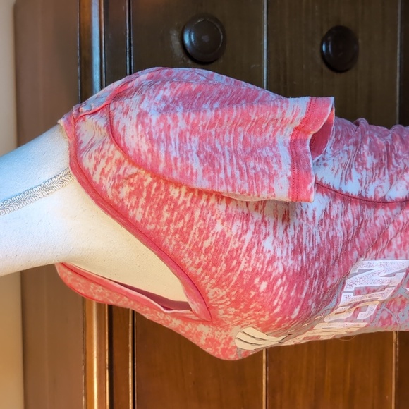 WISCONSIN BADGERS Burnout Short Sleeve College T-Shirt - Picture 3 of 10